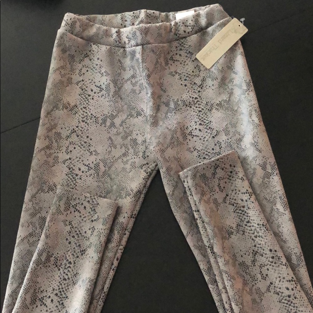 Snake print leggings